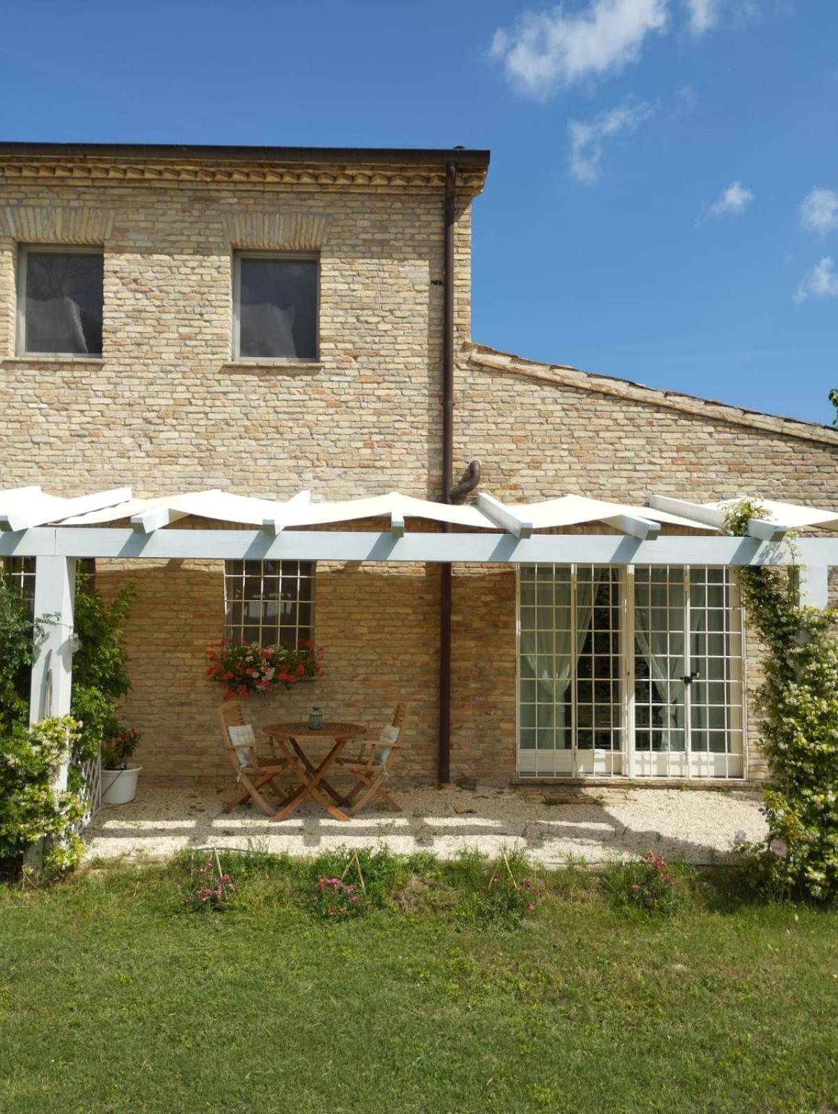 Il Giardino Nella Valle Belvedere Ostrense Номер фото